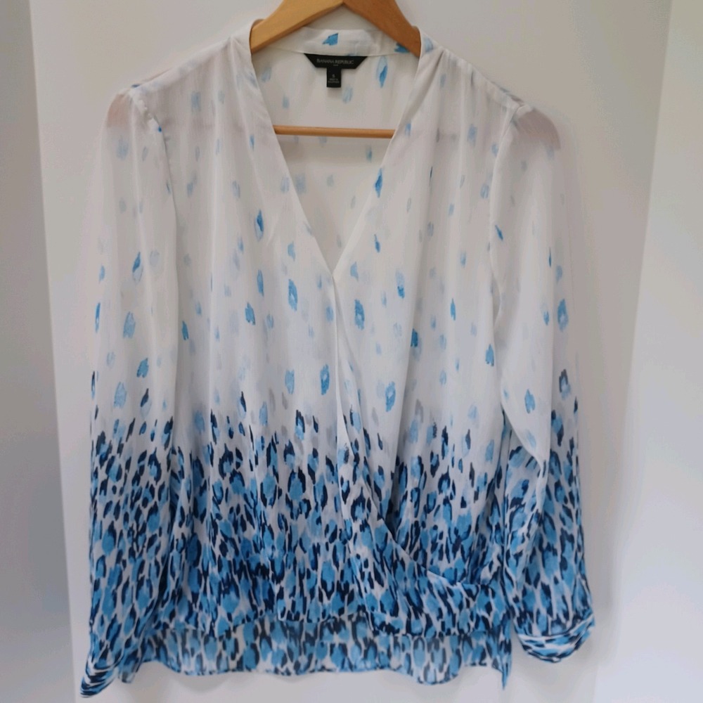 Banana Republic V-Neck Top Women's Small White Blue Long Sleeve Sheer Boho